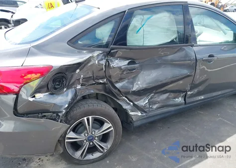 2018 Ford Focus Se z USA, uszkodzony, nr VIN 1FADP3F21JL265510